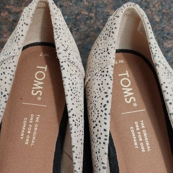 Toms Cream Flats Elegant Shimmer Design - Picture 2 of 5